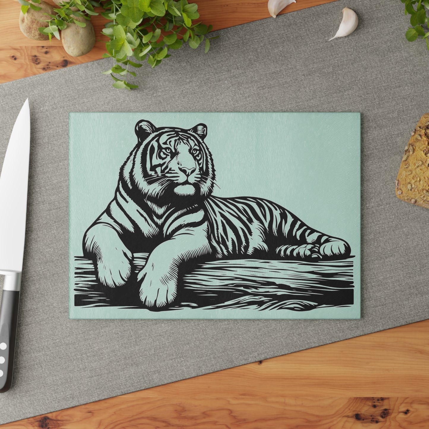 Elegant Tiger Glass Cutting Board | Perfect for Home Chefs & Wildlife Lovers